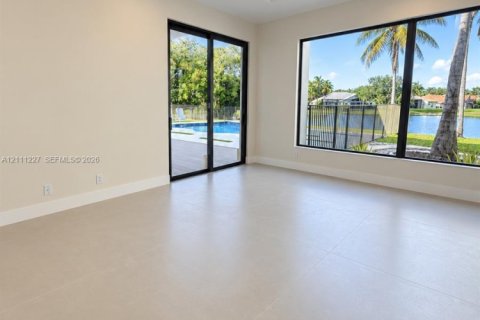 House in Weston, Florida 5 bedrooms, 348.94 sq.m. № 2428517 - photo 27