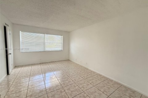 Copropriété à louer à Coral Springs, Floride: 3 chambres, 507.99 m2 № 2064237 - photo 14