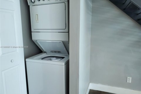 Copropriété à louer à Miami, Floride: 1 chambre, 75.16 m2 № 1934938 - photo 4