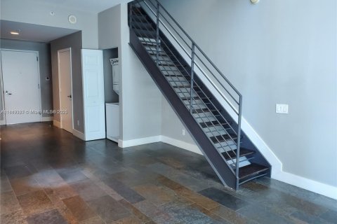 Copropriété à louer à Miami, Floride: 1 chambre, 75.16 m2 № 1934938 - photo 2