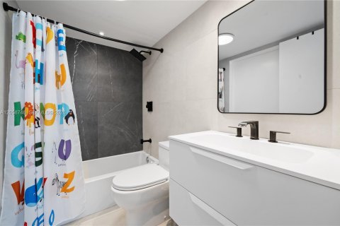 Купить кондоминиум в Майами, Флорида 2 спальни, 95.69м2, № 2158065 - фото 15