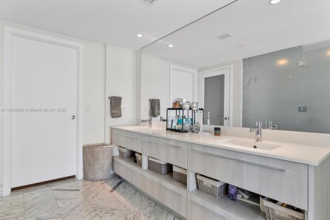 Купить кондоминиум в Майами, Флорида 3 спальни, 151.8м2, № 1974874 - фото 25