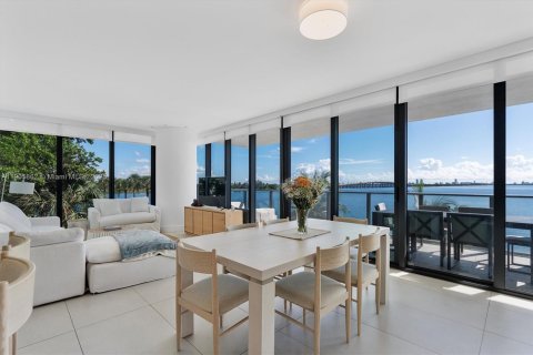 Купить кондоминиум в Майами, Флорида 3 спальни, 151.8м2, № 1974874 - фото 8