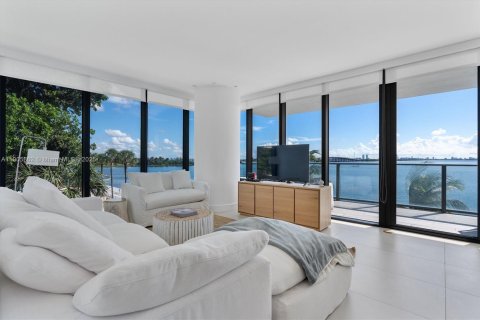 Купить кондоминиум в Майами, Флорида 3 спальни, 151.8м2, № 1974874 - фото 13