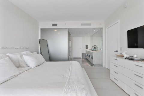 Купить кондоминиум в Майами, Флорида 3 спальни, 151.8м2, № 1974874 - фото 23