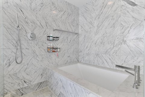 Купить кондоминиум в Майами, Флорида 3 спальни, 151.8м2, № 1974874 - фото 26