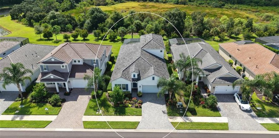 Villa ou maison à Sarasota, Floride 4 chambres, 280.47 m2 № 2403314
