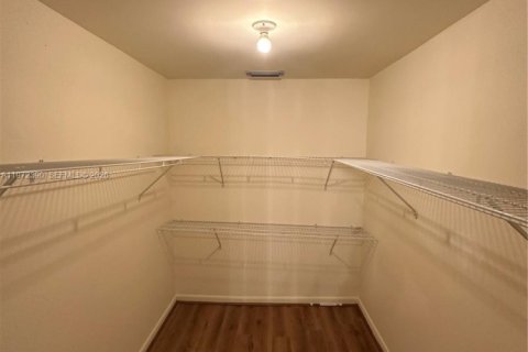 Condominio en alquiler en Sunrise, Florida, 1 dormitorio, 89.19 m2 № 2040340 - foto 19