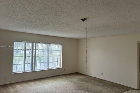 Condominio en alquiler en Sunrise, Florida, 1 dormitorio, 89.19 m2 № 2040340 - foto 8