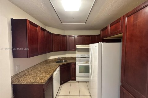 Condominio en alquiler en Sunrise, Florida, 1 dormitorio, 89.19 m2 № 2040340 - foto 6