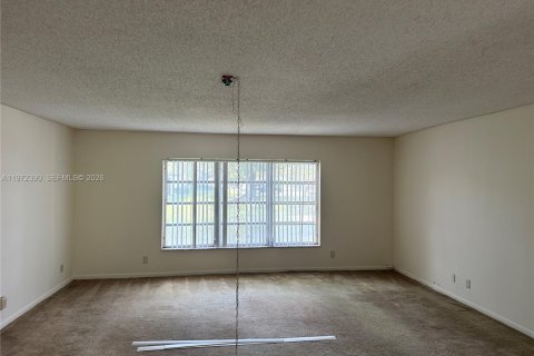 Condominio en alquiler en Sunrise, Florida, 1 dormitorio, 89.19 m2 № 2040340 - foto 12