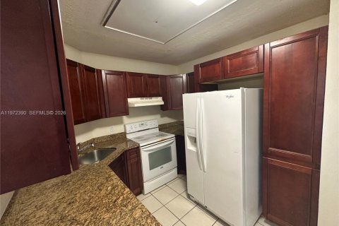 Condominio en alquiler en Sunrise, Florida, 1 dormitorio, 89.19 m2 № 2040340 - foto 5