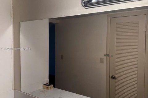 Condominio en alquiler en Sunrise, Florida, 1 dormitorio, 89.19 m2 № 2040340 - foto 16