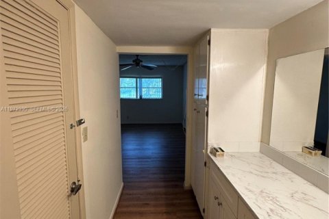 Condominio en alquiler en Sunrise, Florida, 1 dormitorio, 89.19 m2 № 2040340 - foto 18