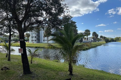 Condominio en alquiler en Sunrise, Florida, 1 dormitorio, 89.19 m2 № 2040340 - foto 22