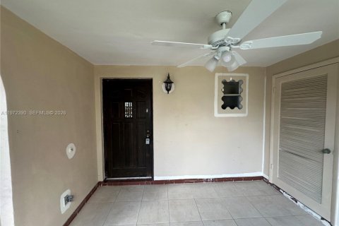 Condominio en alquiler en Sunrise, Florida, 1 dormitorio, 89.19 m2 № 2040340 - foto 4