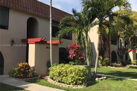 Condominio en Sunrise, Florida, 1 dormitorio  № 2040340