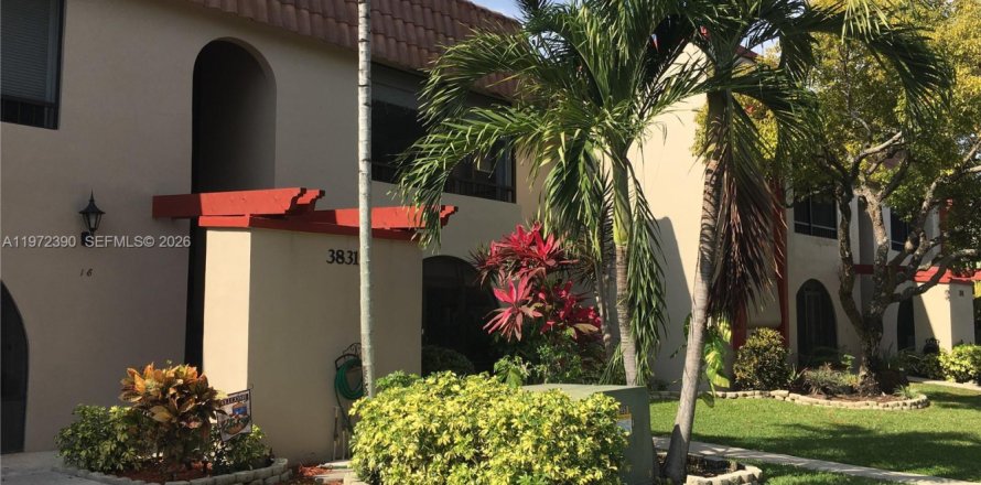 Condominio en Sunrise, Florida, 1 dormitorio  № 2040340