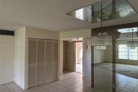 Condominio en alquiler en Sunrise, Florida, 1 dormitorio, 89.19 m2 № 2040340 - foto 11
