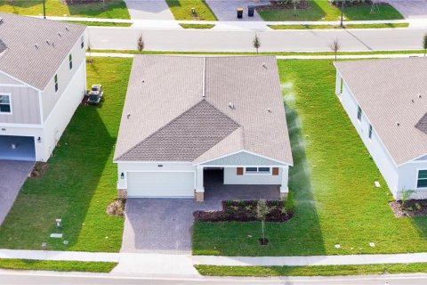 Casa en Davenport, Florida 4 dormitorios, 195.56 m2 № 2212176