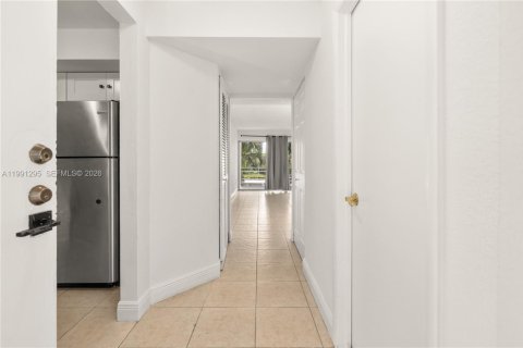 Copropriété à louer à Sunrise, Floride: 2 chambres, 87.7 m2 № 2059591 - photo 4