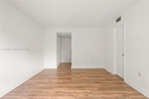 Copropriété à louer à Sunrise, Floride: 2 chambres, 87.7 m2 № 2059591 - photo 11
