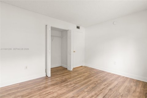 Copropriété à louer à Sunrise, Floride: 2 chambres, 87.7 m2 № 2059591 - photo 15