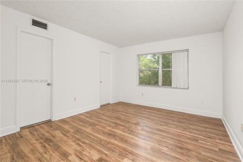 Copropriété à louer à Sunrise, Floride: 2 chambres, 87.7 m2 № 2059591 - photo 10