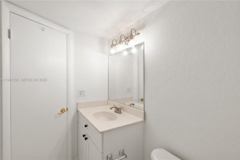 Copropriété à louer à Sunrise, Floride: 2 chambres, 87.7 m2 № 2059591 - photo 17