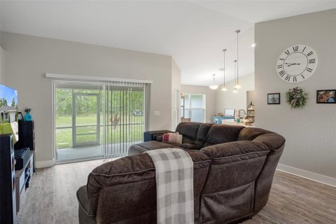 Casa en venta en Weeki Wachee, Florida, 4 dormitorios, 177.54 m2 № 1767794 - foto 5