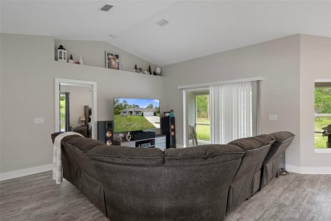 Casa en venta en Weeki Wachee, Florida, 4 dormitorios, 177.54 m2 № 1767794 - foto 7