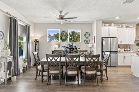 House in San Antonio, Florida 4 bedrooms, 256.22 sq.m. № 2403640 - photo 15