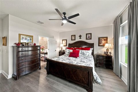 House in San Antonio, Florida 4 bedrooms, 256.22 sq.m. № 2403640 - photo 19