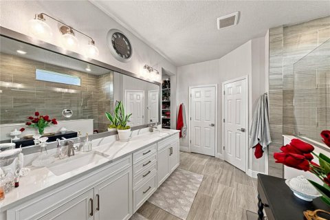 House in San Antonio, Florida 4 bedrooms, 256.22 sq.m. № 2403640 - photo 21