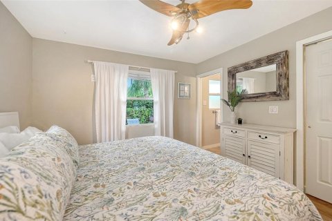 House in Sarasota, Florida 2 bedrooms, 102.01 sq.m. № 2195297 - photo 19
