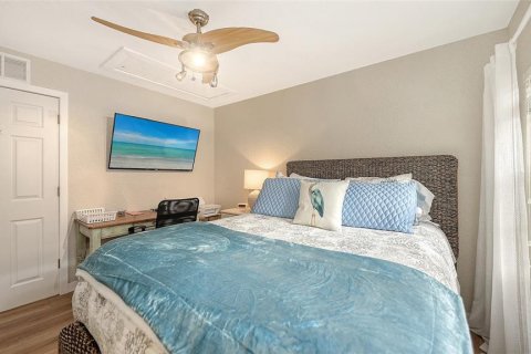 House in Sarasota, Florida 2 bedrooms, 102.01 sq.m. № 2195297 - photo 23