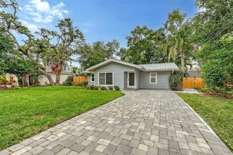 House in Sarasota, Florida 2 bedrooms, 102.01 sq.m. № 2195297