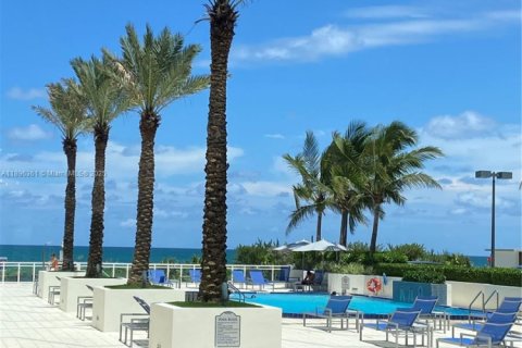 Condominio en alquiler en Miami Beach, Florida, 1 dormitorio, 75.25 m2 № 2053552 - foto 12