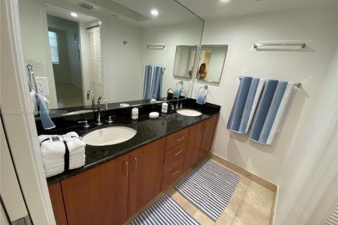 Condominio en alquiler en Miami Beach, Florida, 1 dormitorio, 75.25 m2 № 2053552 - foto 8