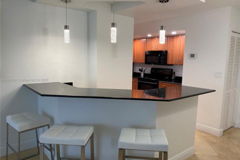 Condominio en alquiler en Miami Beach, Florida, 1 dormitorio, 75.25 m2 № 2053552 - foto 5