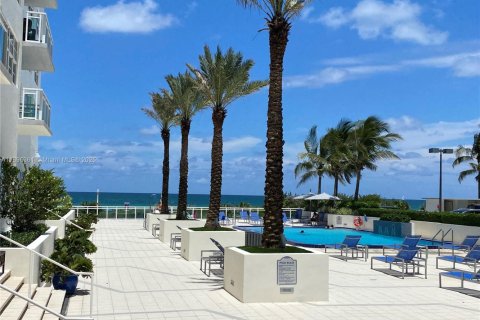 Condominio en alquiler en Miami Beach, Florida, 1 dormitorio, 75.25 m2 № 2053552 - foto 11