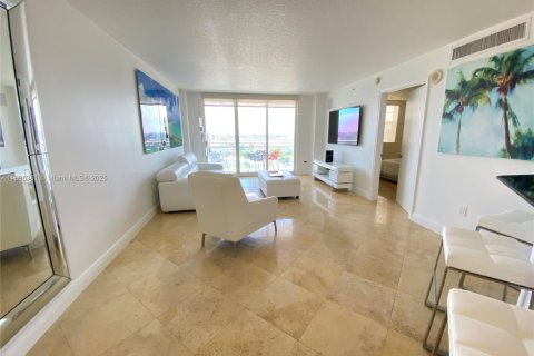 Condominio en alquiler en Miami Beach, Florida, 1 dormitorio, 75.25 m2 № 2053552 - foto 2