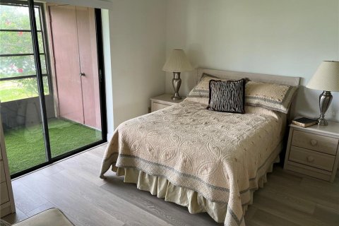 Condo in Oldsmar, Florida, 2 bedrooms  № 2235519 - photo 16