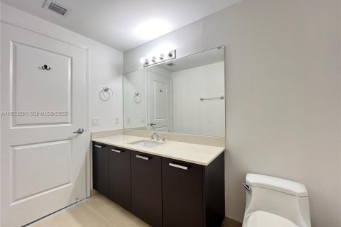 Condo in Miami, Florida, 1 bedroom № 1983639 - photo 11
