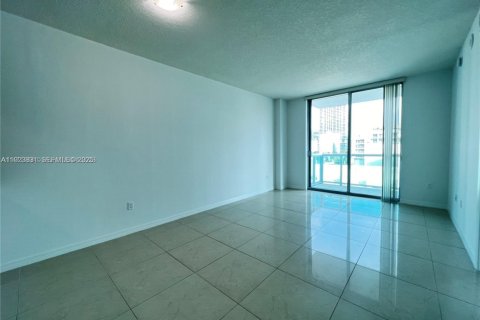 Condo in Miami, Florida, 1 bedroom № 1983639 - photo 8