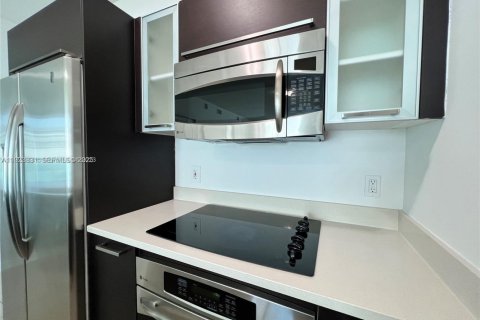 Condo in Miami, Florida, 1 bedroom № 1983639 - photo 6
