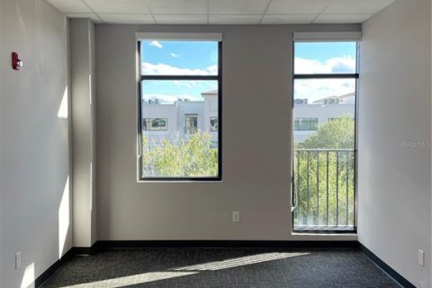 Commercial property in Orlando, Florida 71.16 sq.m. № 2211278 - photo 3