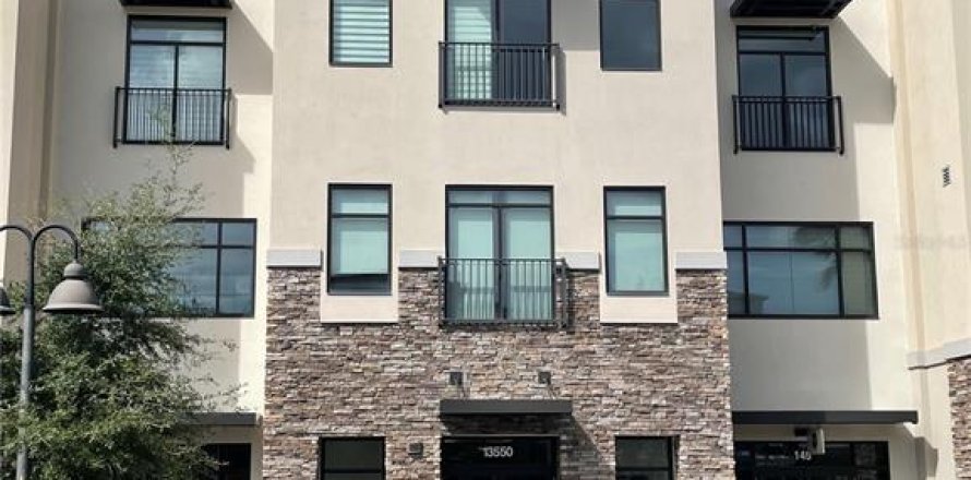 Commercial property in Orlando, Florida 71.16 sq.m. № 2211278