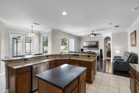 House in Orlando, Florida 4 bedrooms, 205.41 sq.m. № 1795987 - photo 19