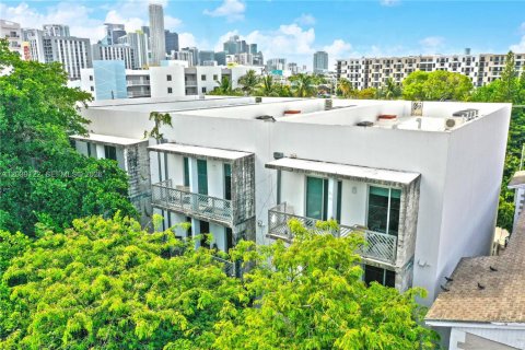 Commercial property in Miami, Florida 910.81 sq.m. № 2086594 - photo 10